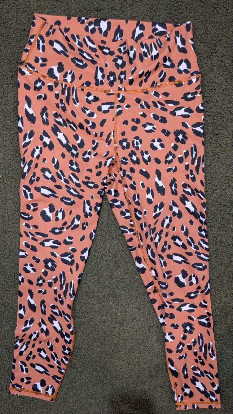 NWT Fabletics Leopard Leggings Size Medium